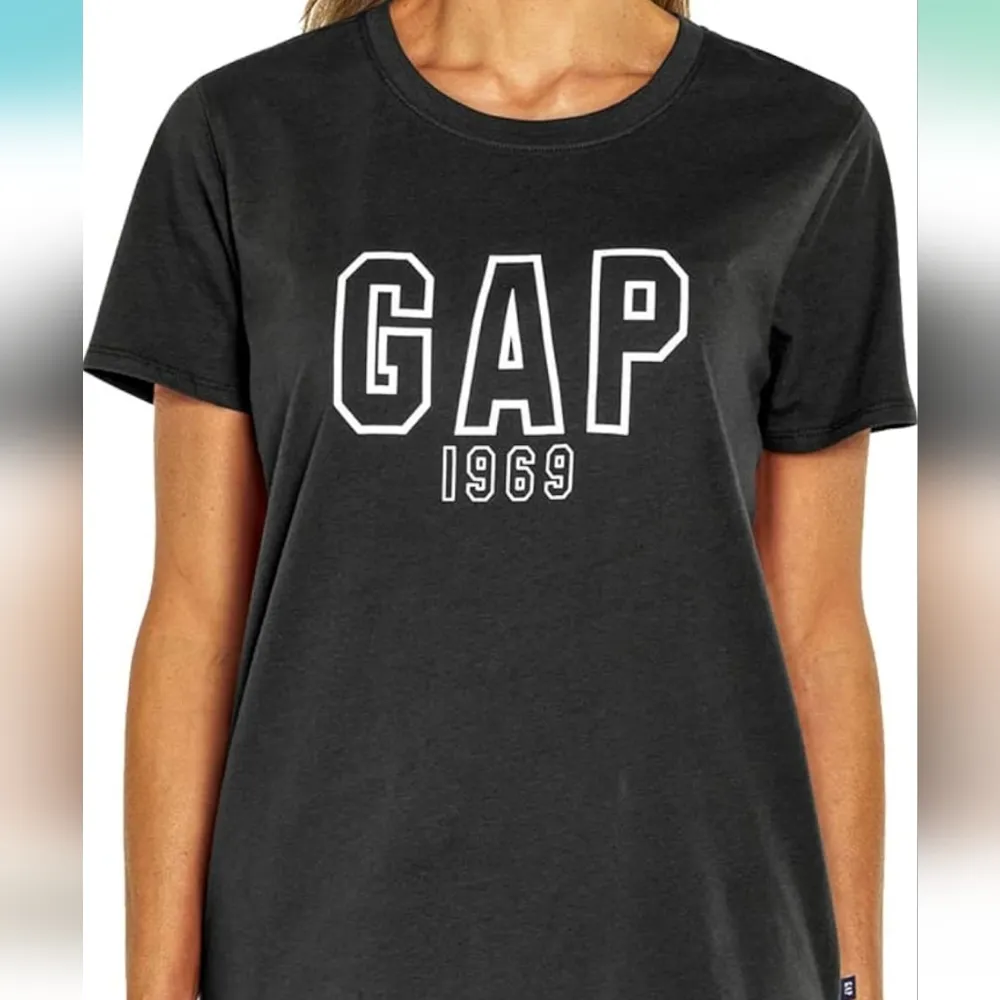 NWT GAP Women's Relaxed Fit Graphic Logo Crew Neck Short Sleeve Black Size Small - Image 7