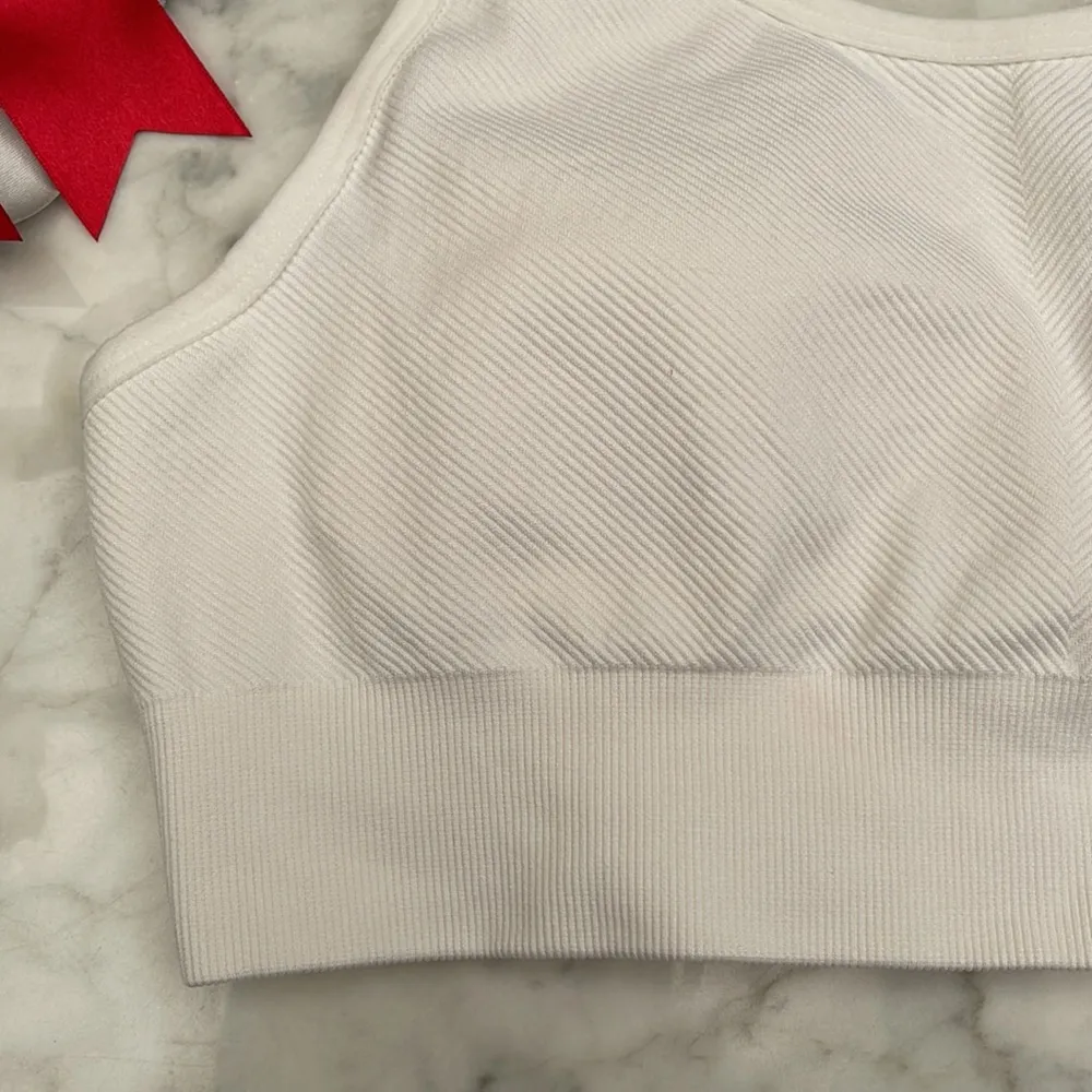 Woman’s sports bra - Image 3