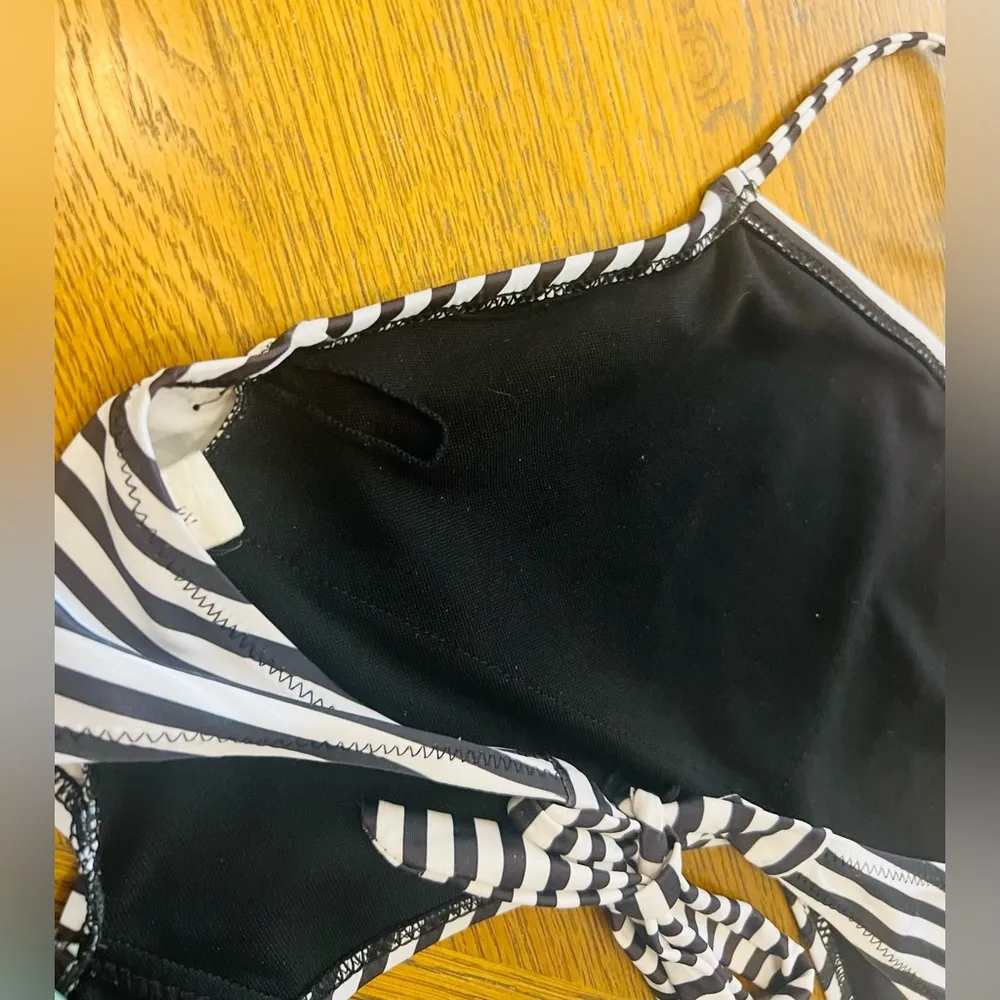 Striped & Palm Leaf Cutout One Piece Size Medium - Image 10