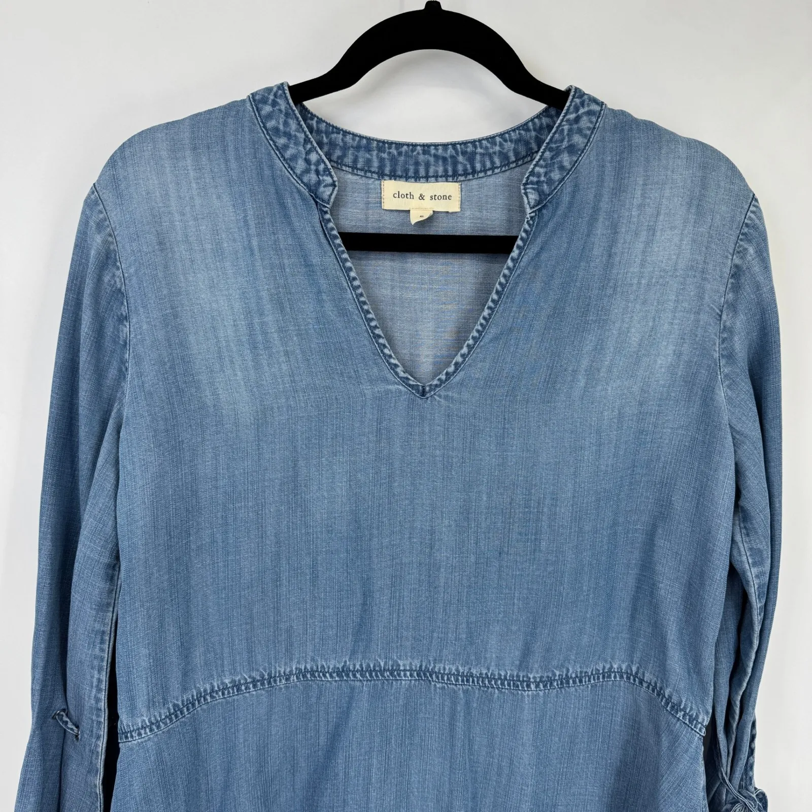 Cloth & Stone Chambray Popover Top Womens Small Blue Tencel Tie Sleeves - Image 2