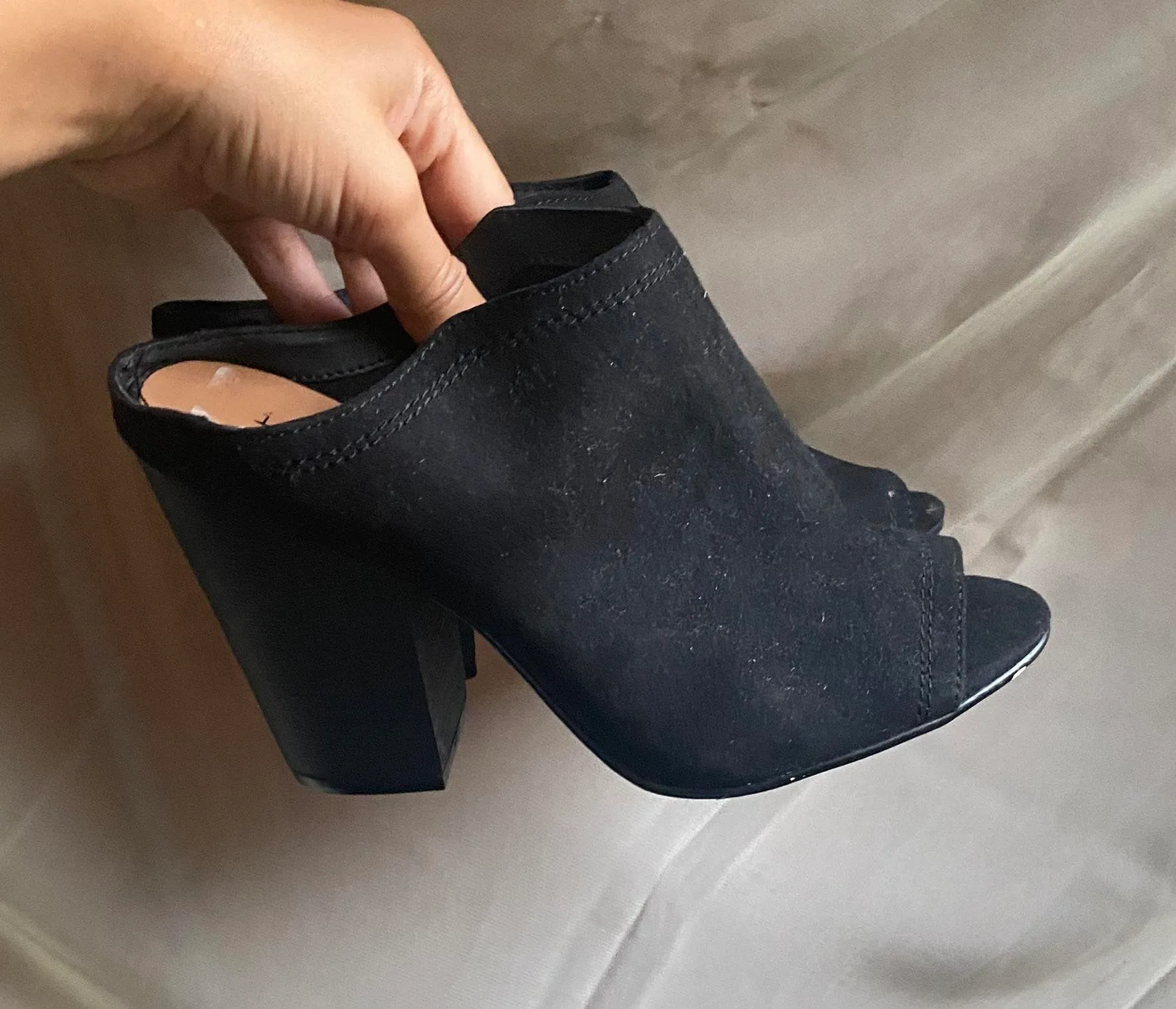 indigo. Mules Heels Black Suede - Image 2