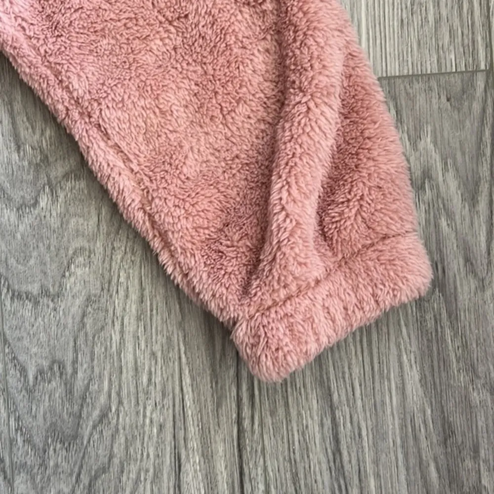 NWOT SO Light Pink Faux Fur‎ Soft Quarter Zip Sweatshirt Size XS - Image 6