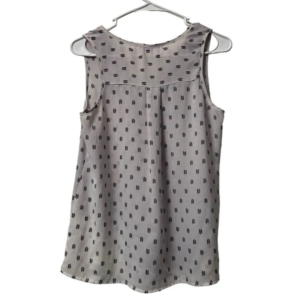 Fun 2 Fun White Feather/Aztec‎ Sleeveless V Neck Shirt Size Small Lightweight - Image 2