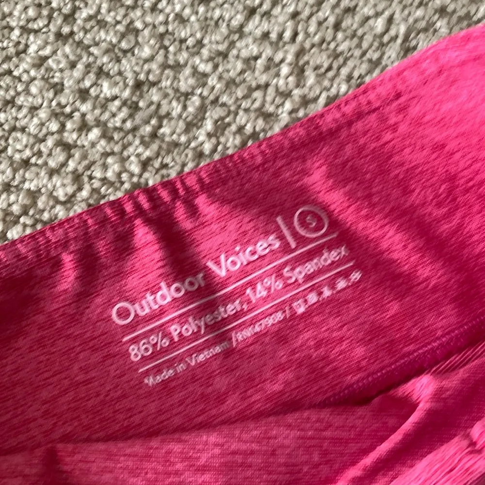 OUTDOOR VOICES 3/4 Warmup Leggings Flamingo Pink Textured Compression Like New - Image 7