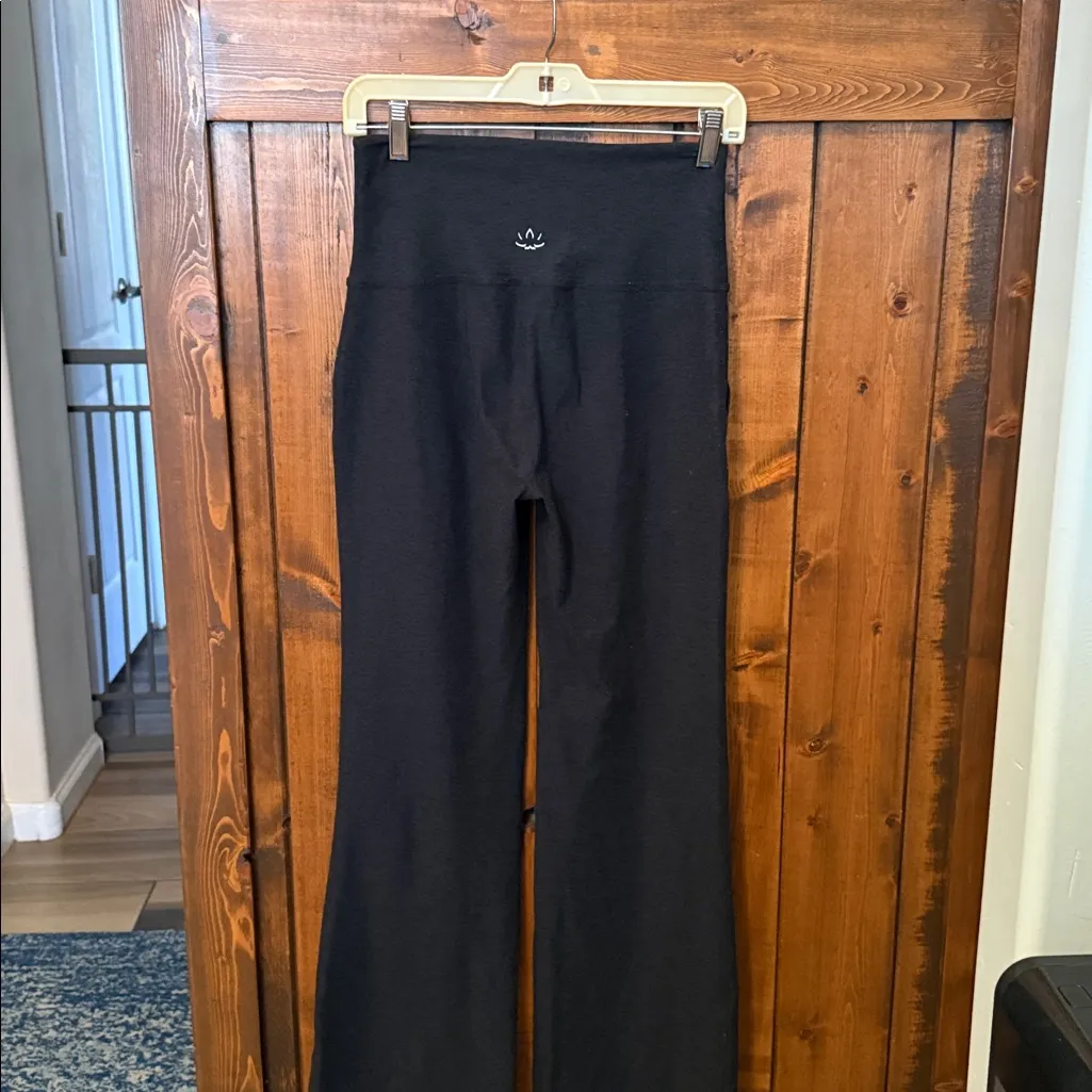 Beyond Yoga Women's Spacedye Laid Back Pant, Darkest Night, Size L - Image 3