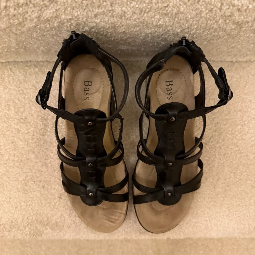 G.H. Bass Piper Wedge‎ Sandals Strappy Leather Back Zip Black Size 6 4839 - Image 3