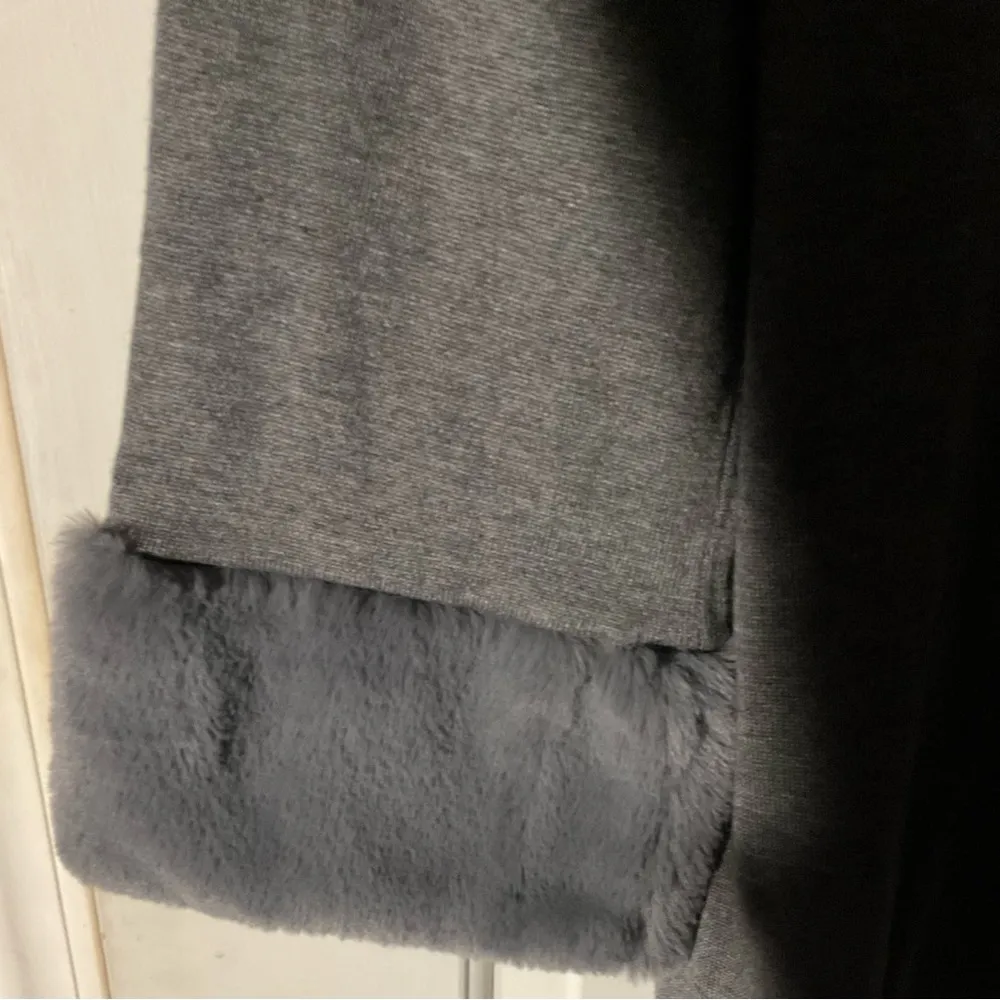 Gravel 3/4-Sleeve Sweater with Faux Fur Cuffs Sz S - Image 6