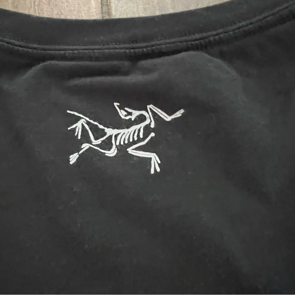 Arc'teryx Black Short Sleeved Women's Logo T Shirt size XS - Image 7
