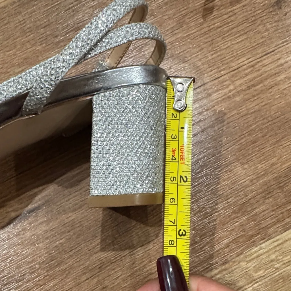 Jewel Badgley Mischka Glittering Silver Heels Size 5 - Image 7