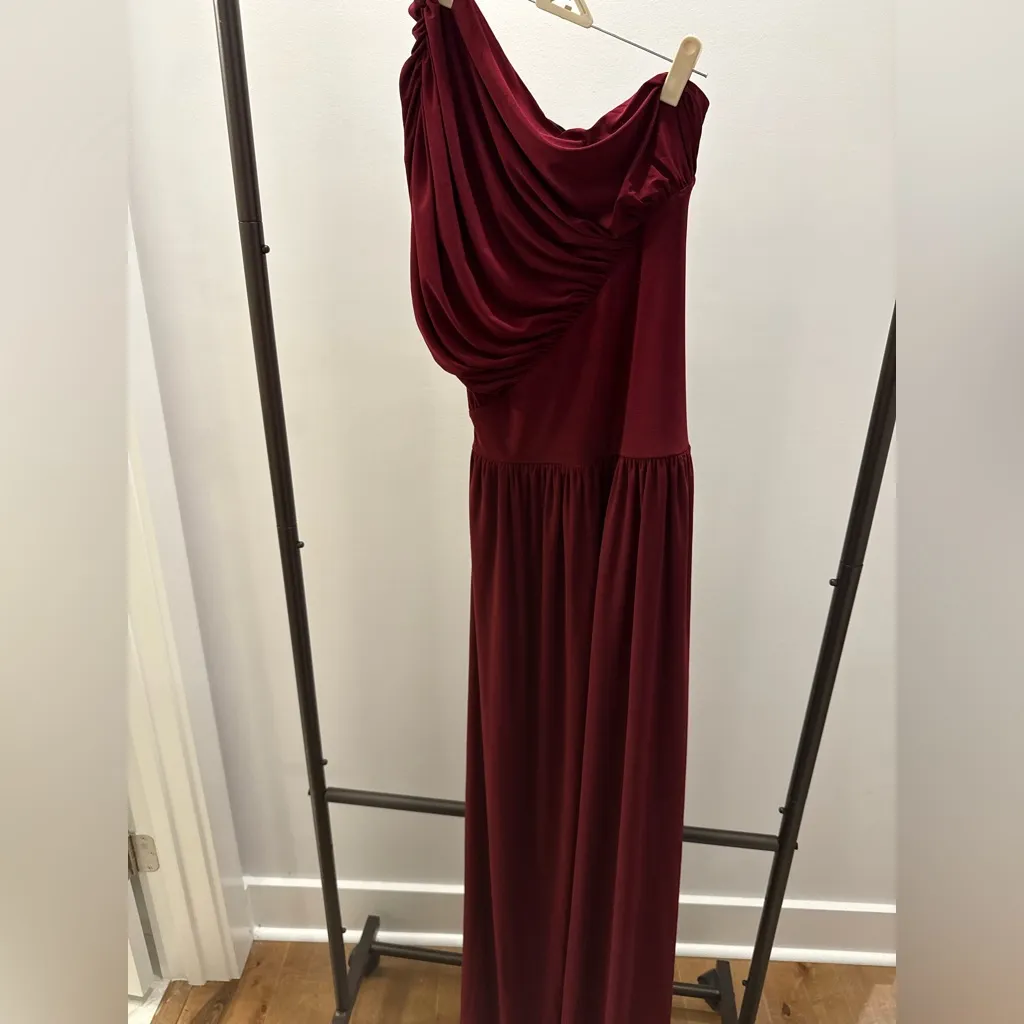 Club L London KELSEY Burgundy Asymmetric - Image 3