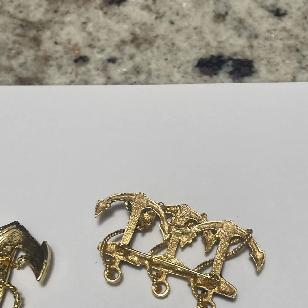 Lot Of 2 Brooch Pins Gold Tone Blue & Cream Enamel Nautical Boat / Ship Anchors - Image 11