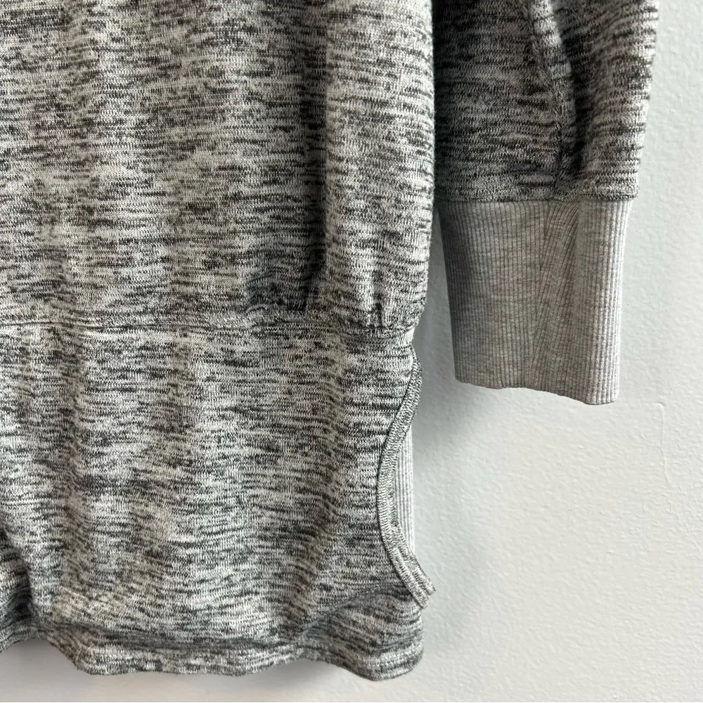 Athleta Heathered Grey Batwing & Robin Kangaroo Pocket Top Size Small - Image 6
