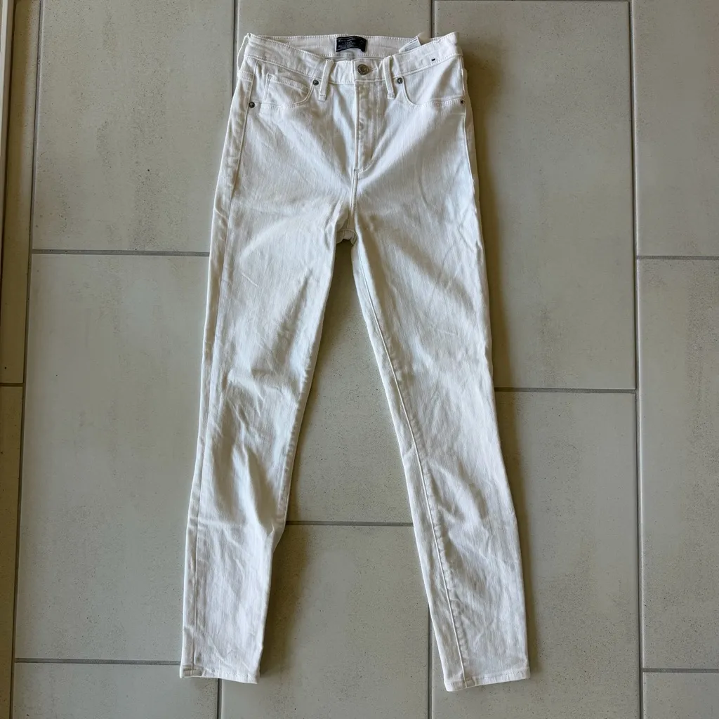 Abercrombie & Fitch Women's White Simone High Rise Super Skinny Jeans - Image 2