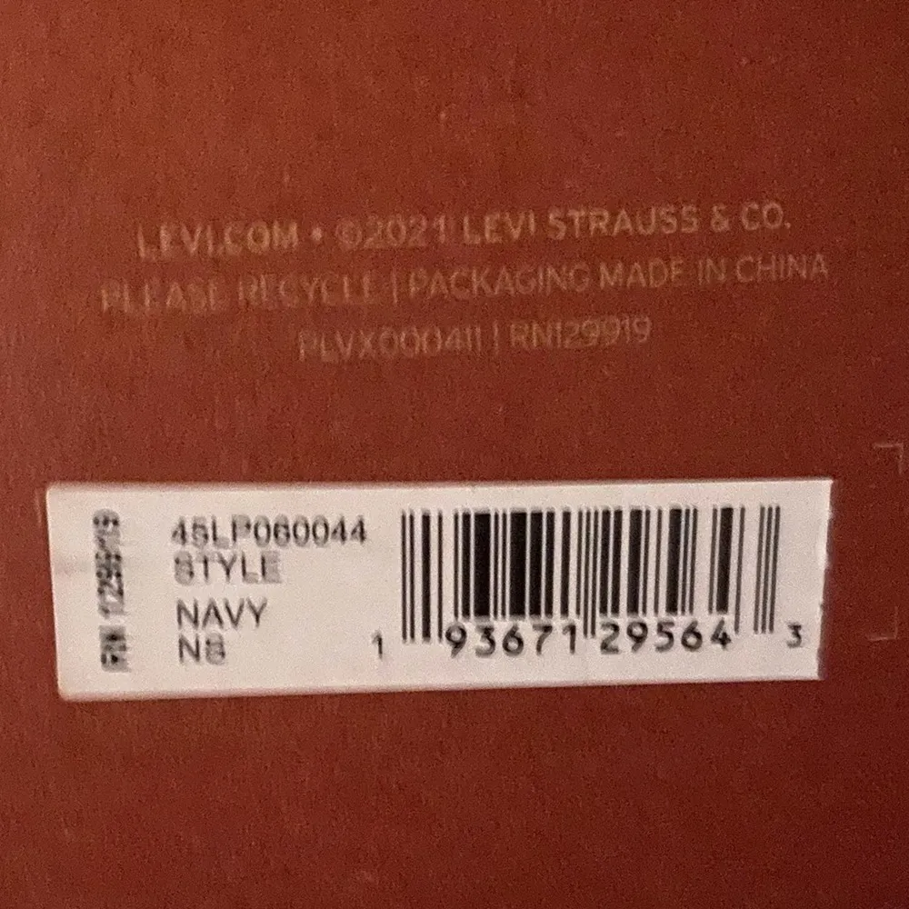 Levi's Navy Blue Beanie & Scarf Gift Set - Image 3