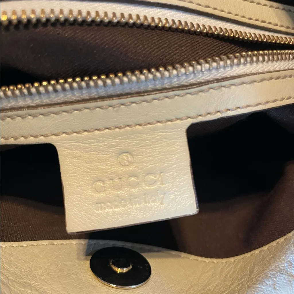 Gucci Cream Leather Shoulder Bag with Gold Accent - Image 6