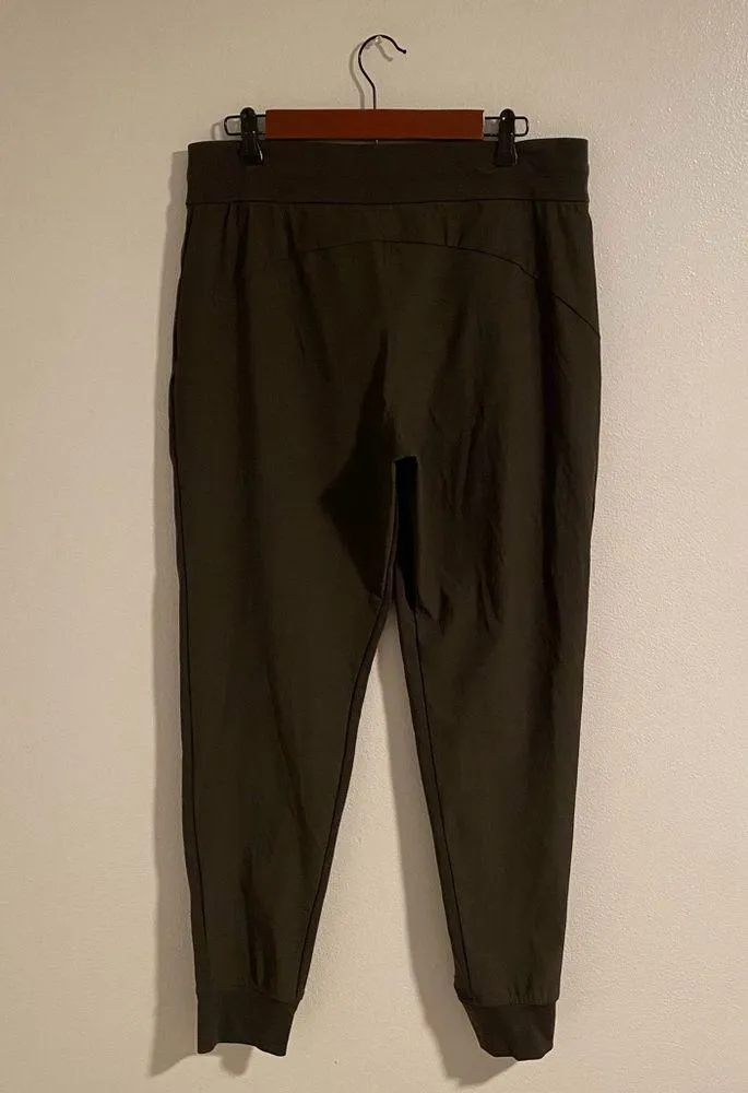 Athleta Green Headlands Hybrid Trek Mid Rise Jogger Size 12T - Image 3
