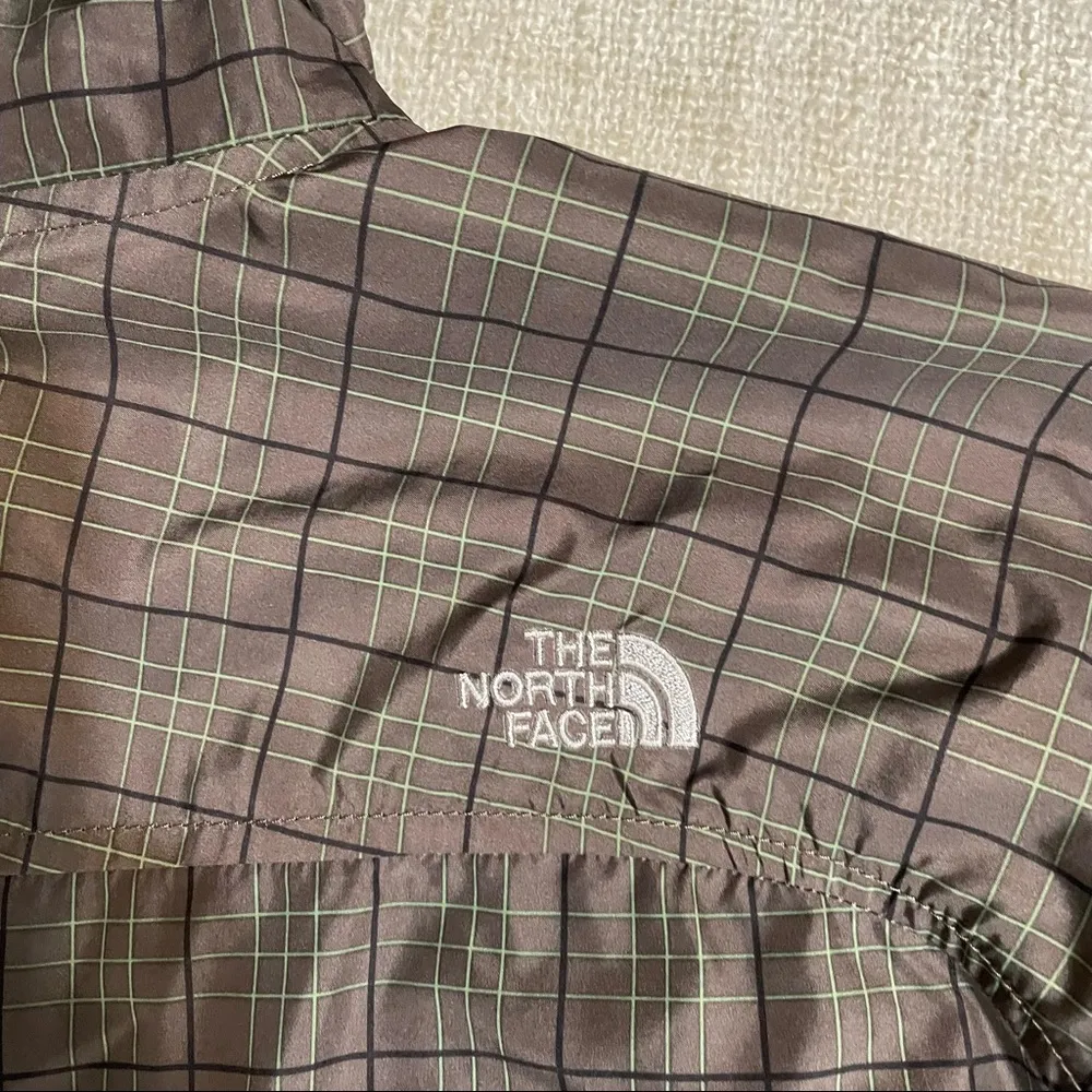 The North Face  Women’s Windbreaker - Image 8