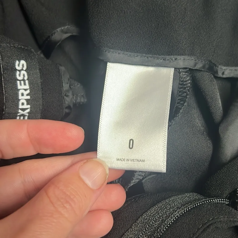 Express Super High Rise Pleated Shorts - Image 11