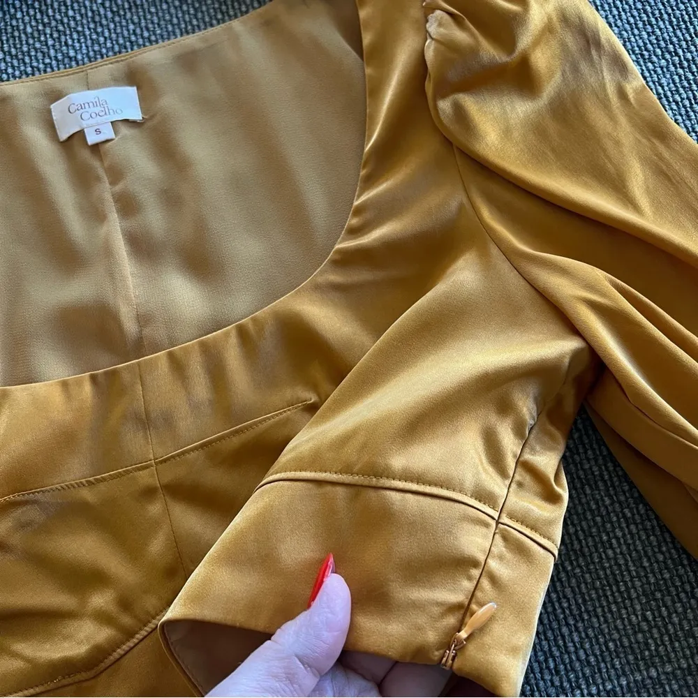 Camila Cohelo Gabriella cropped top In Gold long bishop sleeve, size S - Image 5
