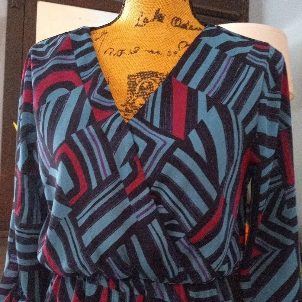 Everly Blue & Fuchsia Graphic Block Print Roll Up Sleeve Pull On Mini Dress - Image 7