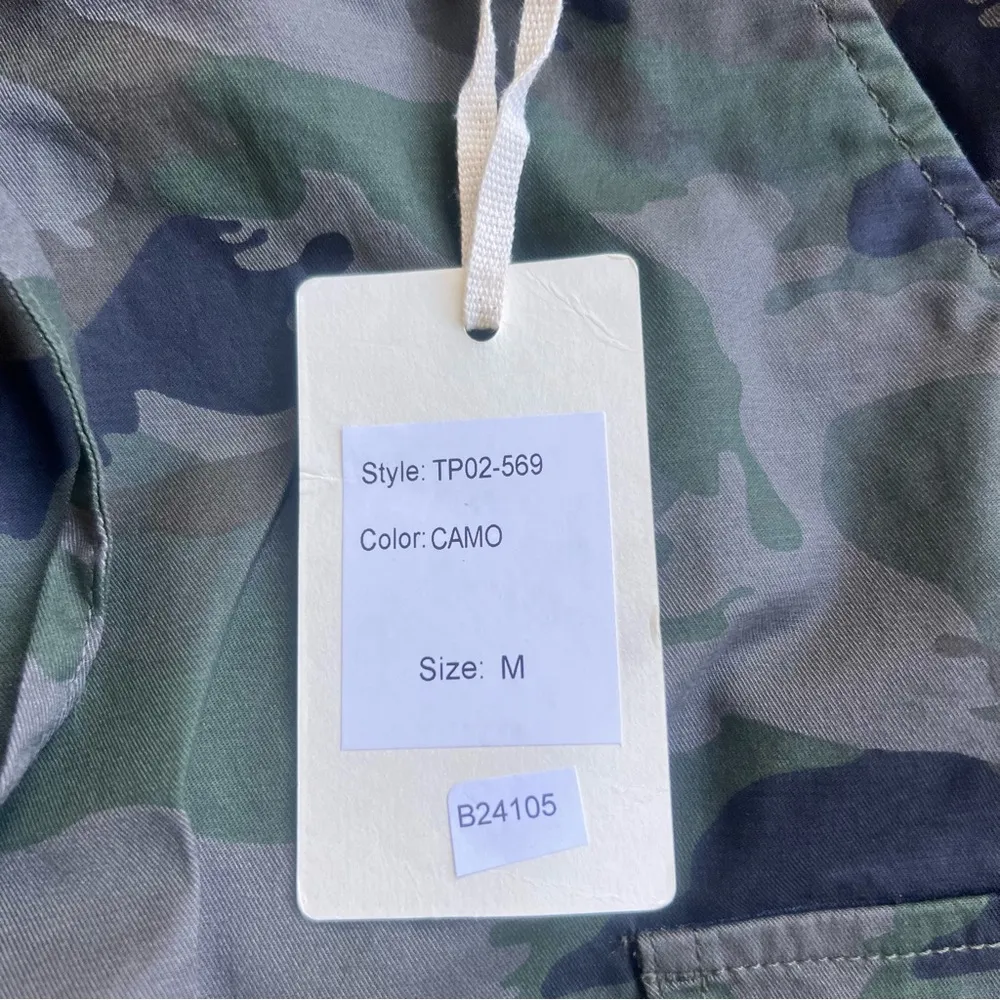 L.T.J. Women's Cargo Joggers Size Medium SKU#B24105 - Image 4