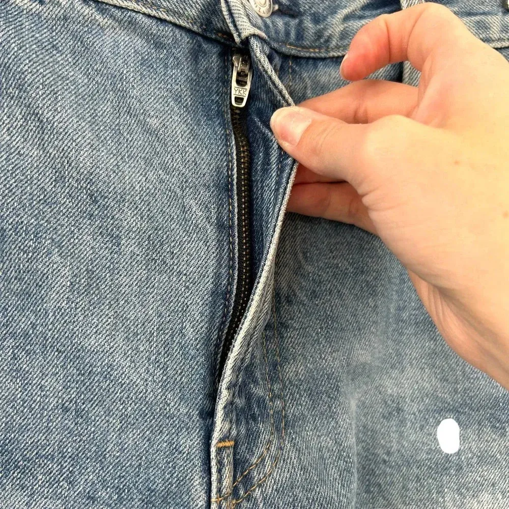 Everlane The Denim‎ Short Organic Cotton Blue Distressed Denim Size 31 - Image 2