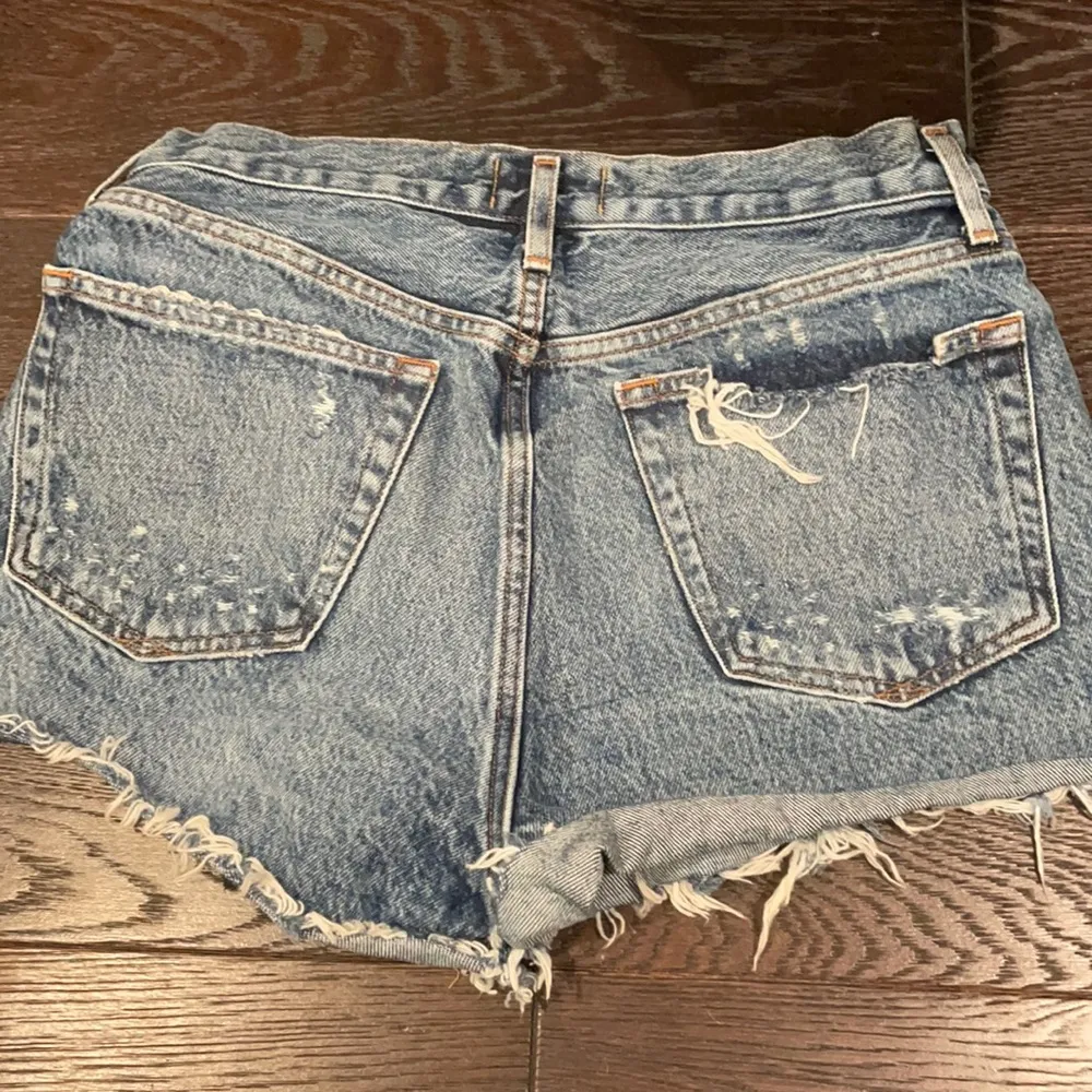 AVAILABLE AGOLDE Parker denim jean short in rocksteady 25 - Image 7