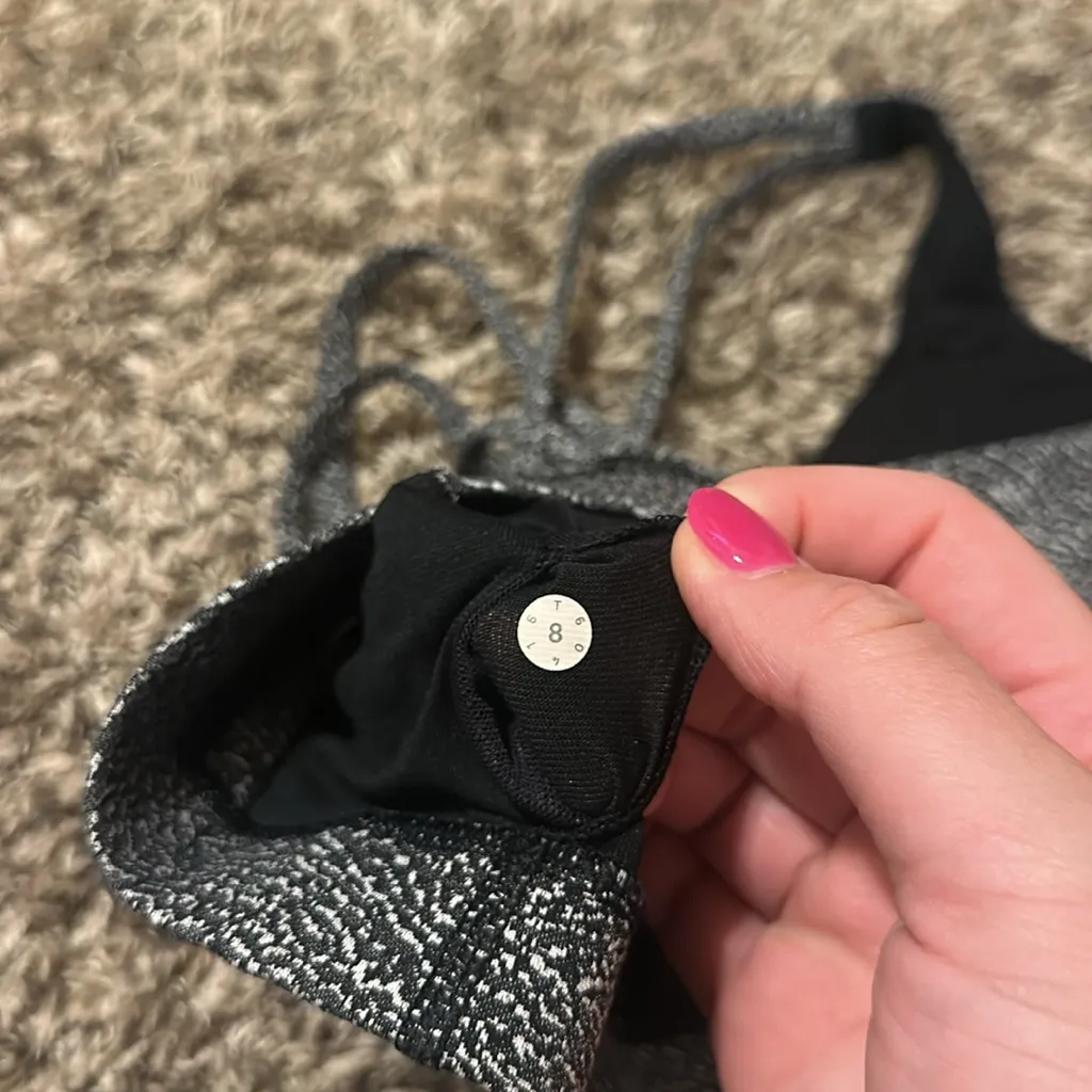 Lululemon Energy Sports Bra Size 8 - Image 4
