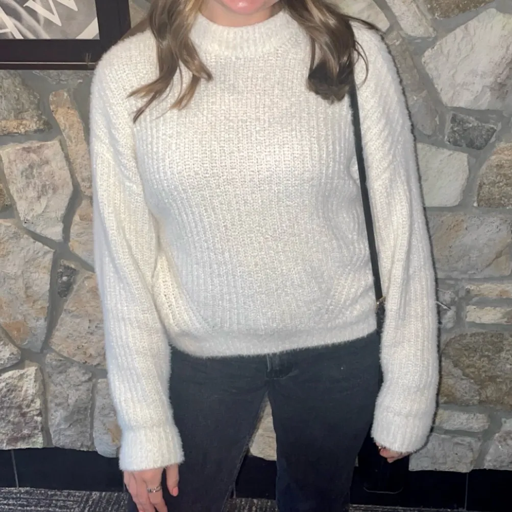 Abercrombie & Fitch Cream Turtleneck Sweater - Image 3