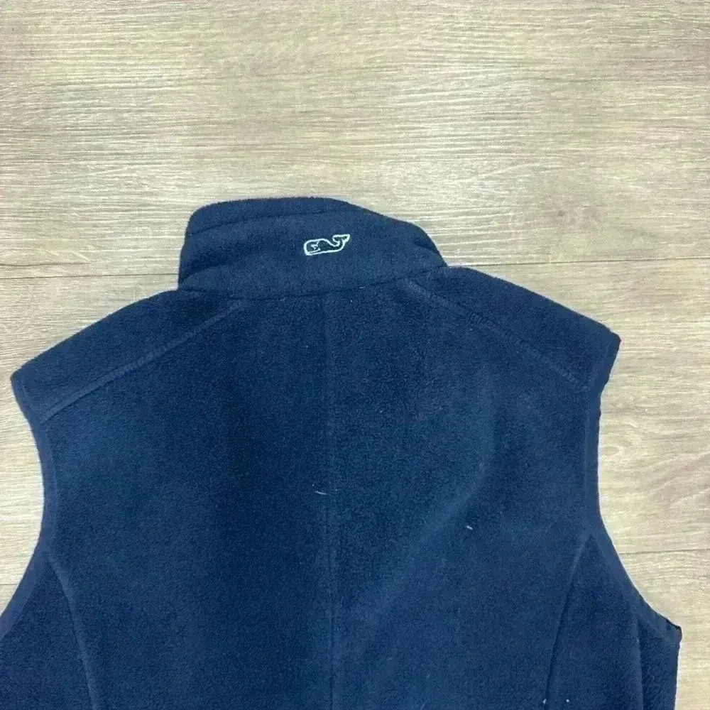 Vineyard Vines Women's blue fleece zip front vest small - Image 6