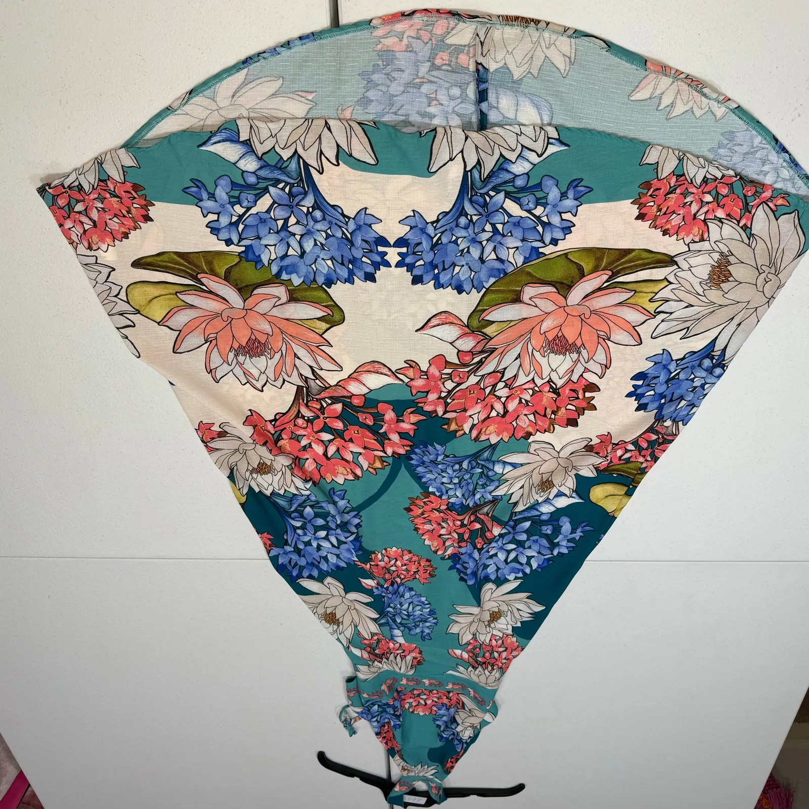 Agua Bendita Darmy blue floral
Maxi halter Dress Small - Image 6