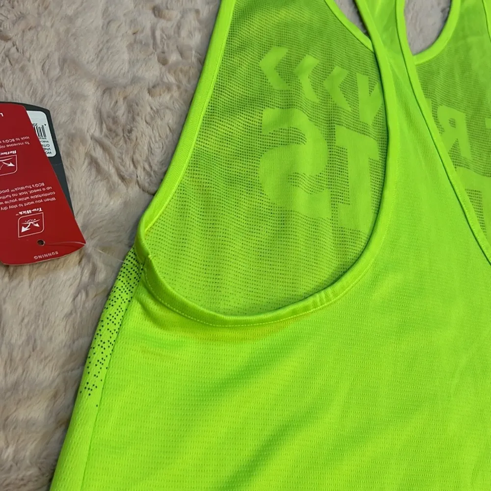 Loose Fit citrus lime tank in size M - Image 10