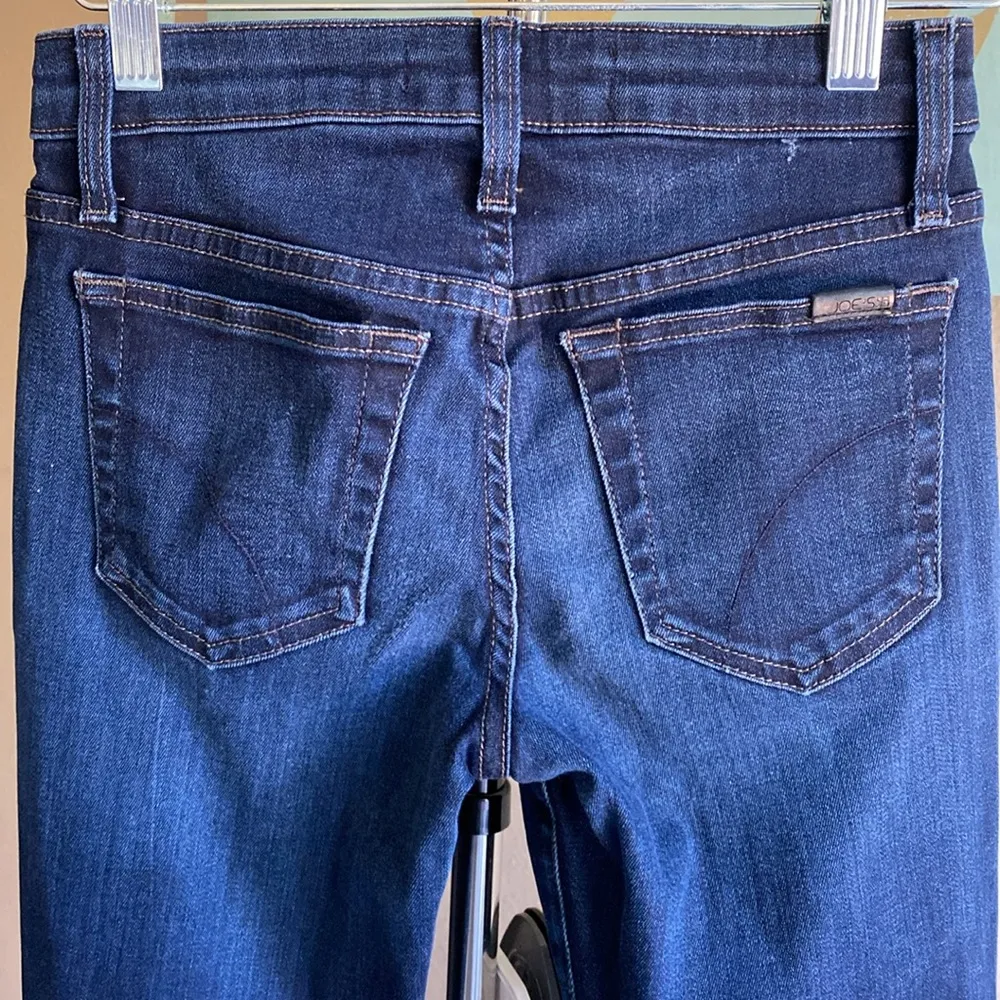 Joe’s 25 Curvy Bootcut dark wash raw hem blue  jeans - Image 4