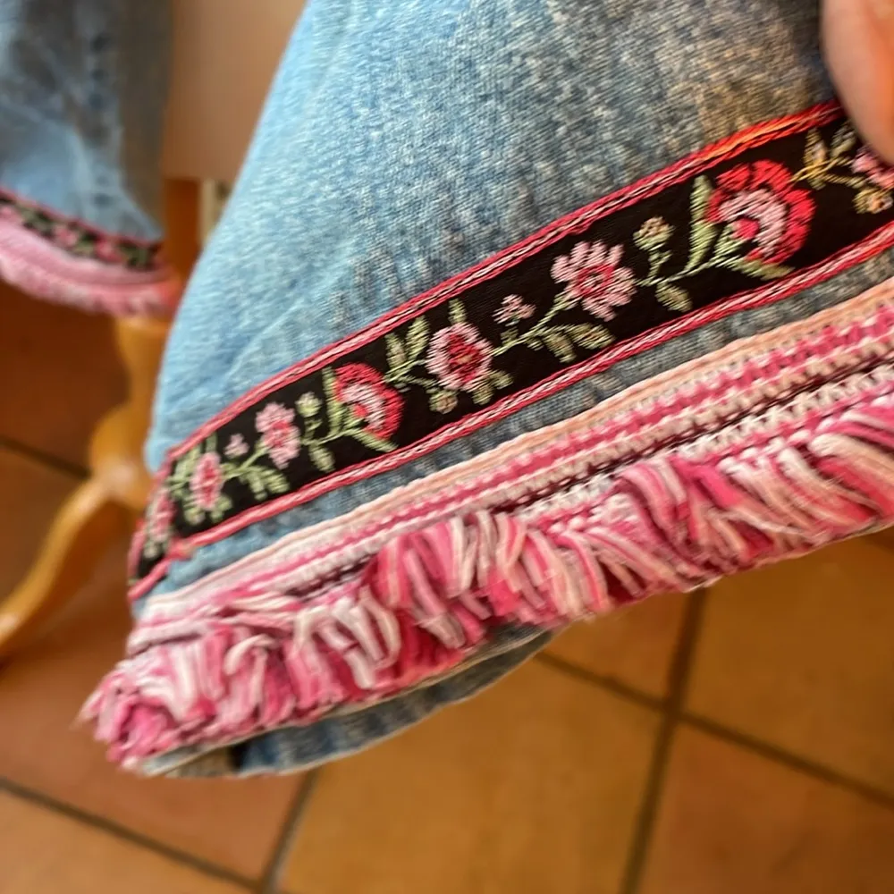 Xhilaration Junior jeans size 1 - Image 4