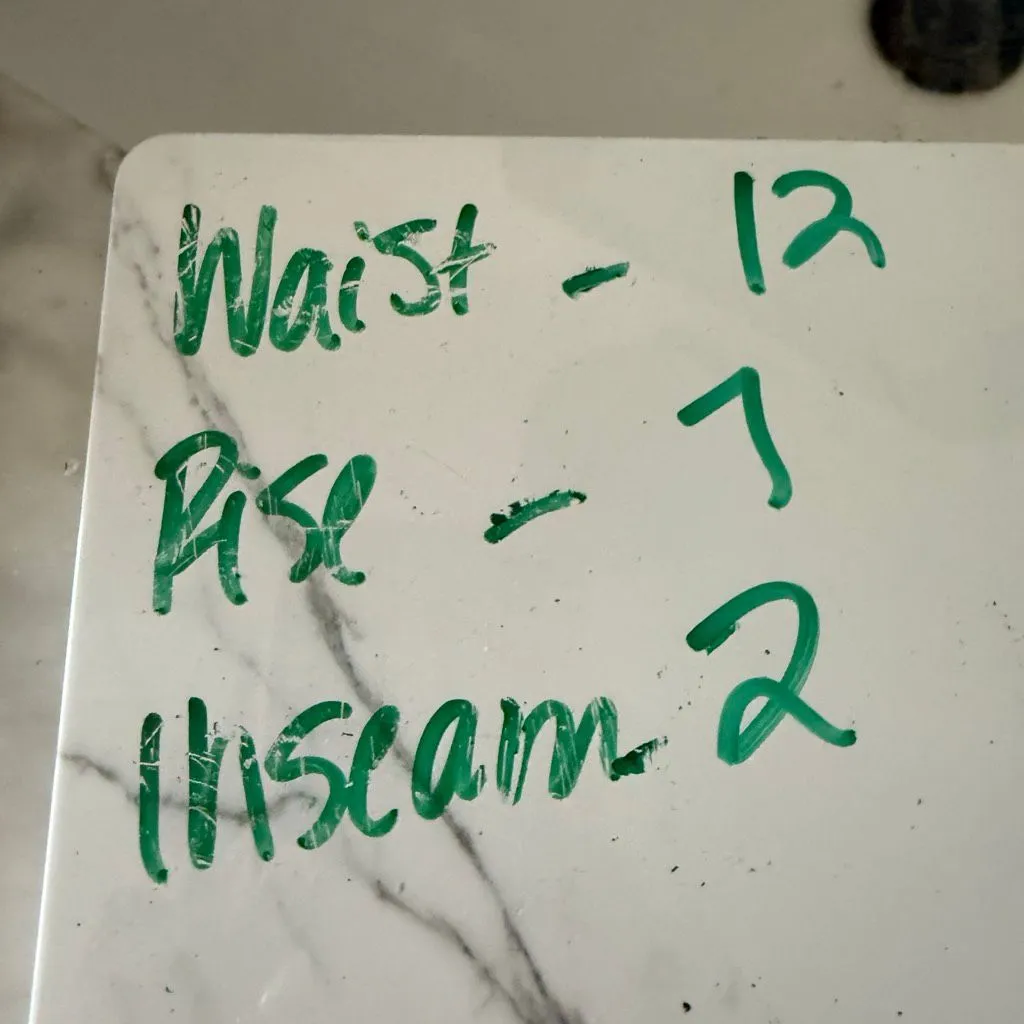 Lululemon Women’s 4 White Hotty Hot Shorts - Image 5