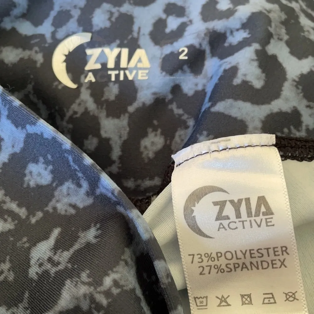 Zyia Stone Leopard Lux Leggings 7/8 Sz 2 - Image 4