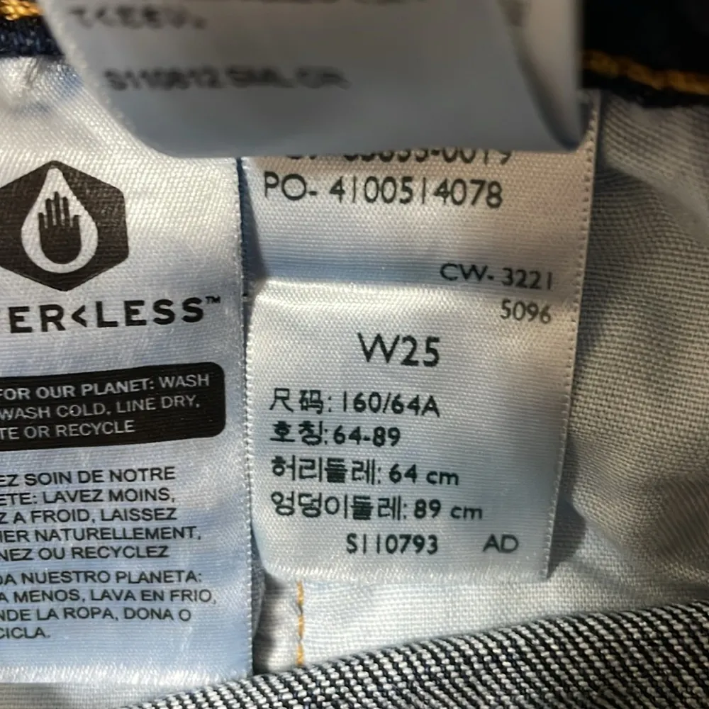 Levi’s High Rise 501 Button Fly Jean Shorts size 25 - Image 11