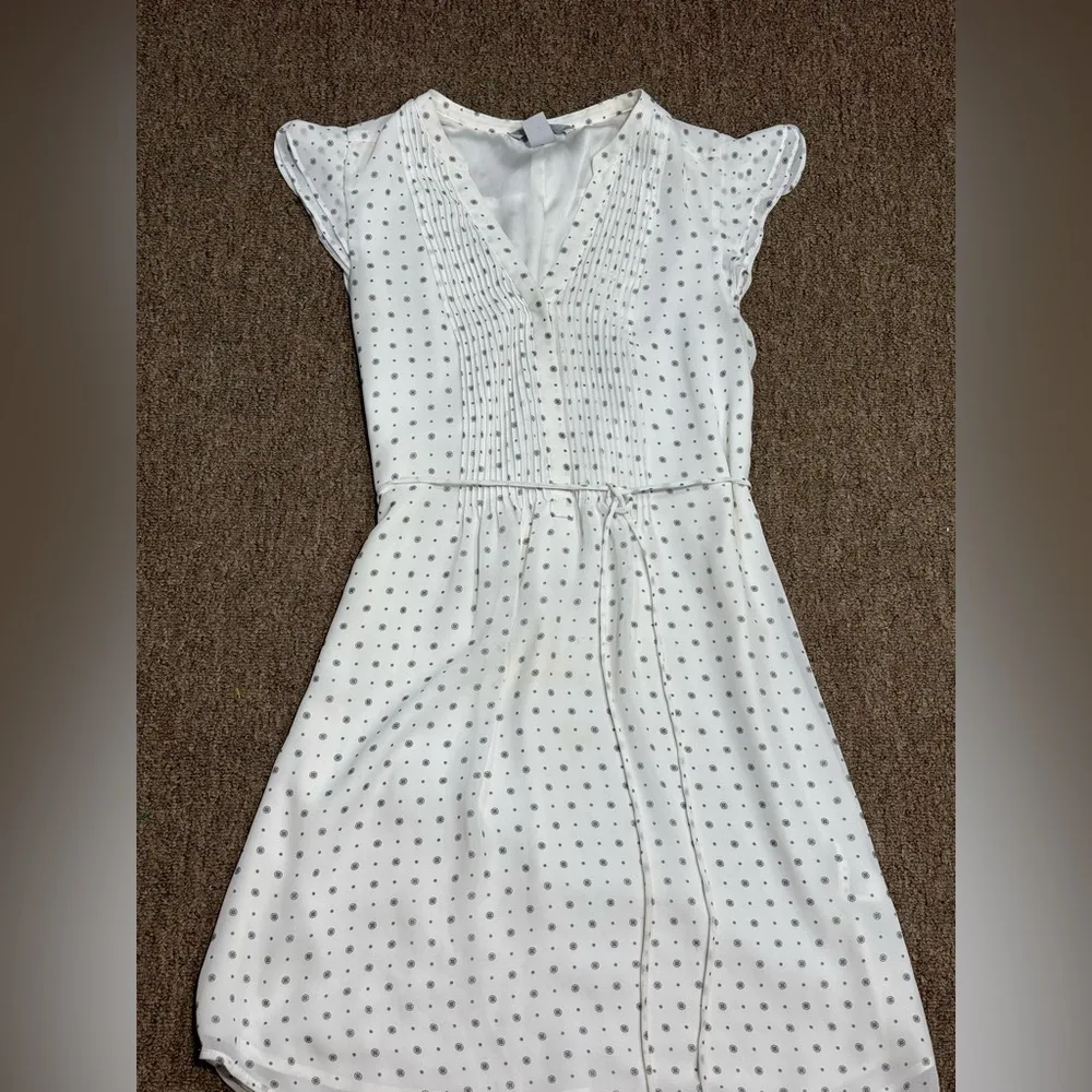 H&M Black & White Pleated Button Front Short Sleeve Tie Waist‎ Shirt Dress Sz 8 - Image 2