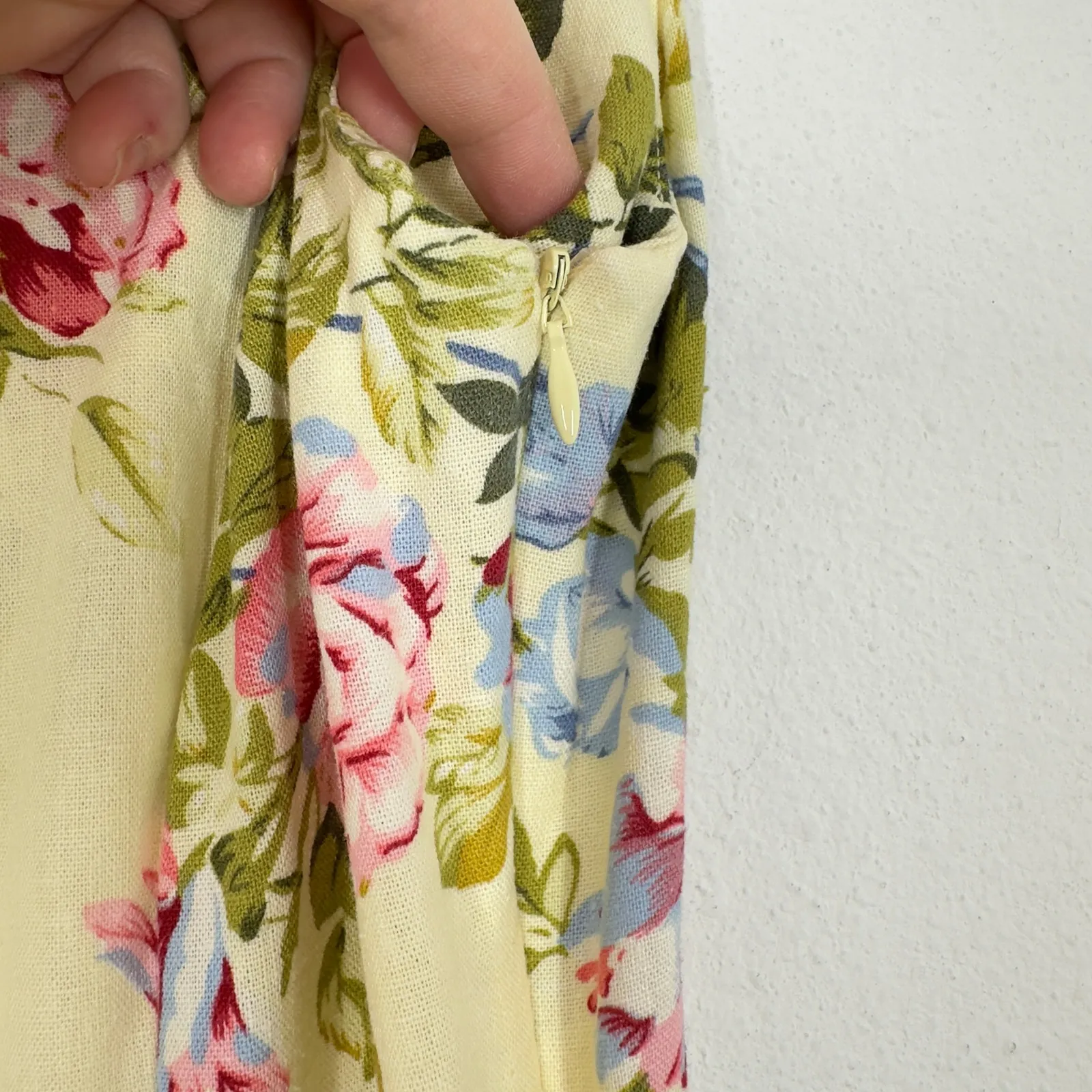 Vintage Real Comfort by Chadwicks 90s Cottagecore Floral Maxi Dress Linen‎ Blend Yellow Size undefined - Image 7