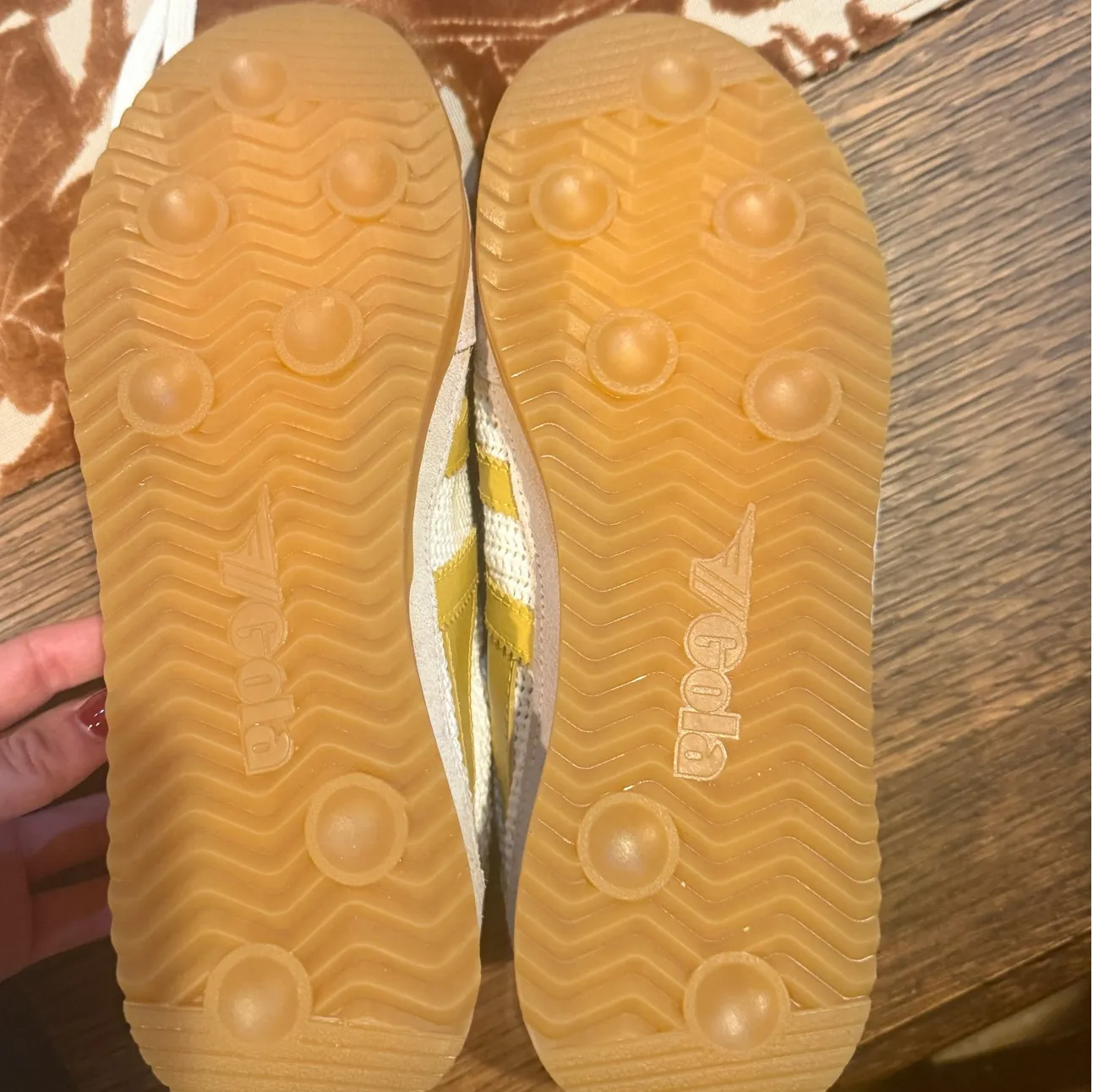 Gola Sneakers Yellow Size 6.5 - Image 5
