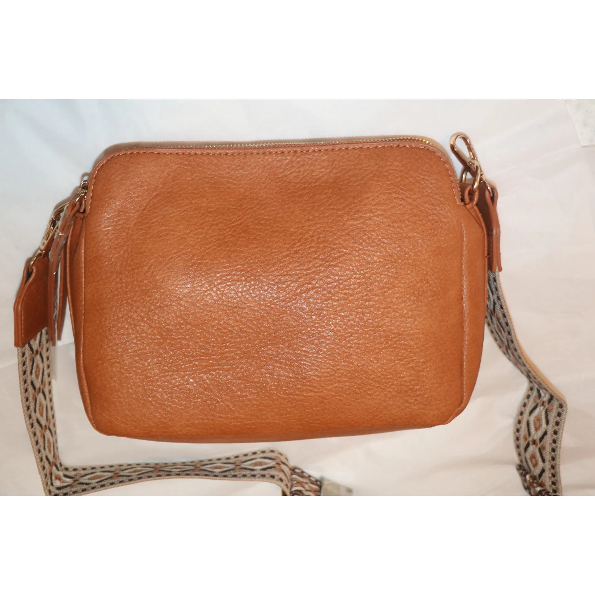 Sugu Andrea triple compartment shoulder bag with detachable strap - Image 7