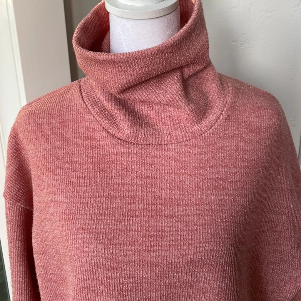 Shein Heather Pink Cropped Boxy Funnelneck Raw Hem Sweatshirt Size Large - Image 2