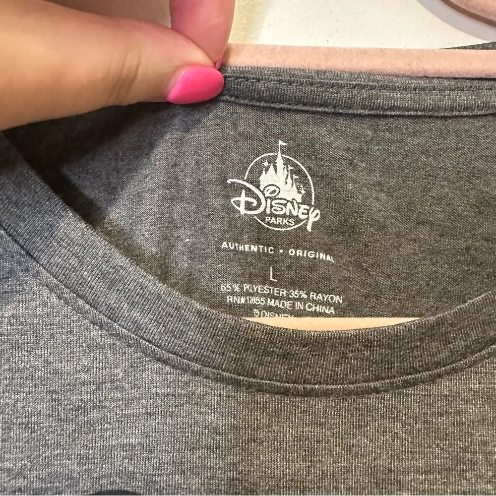 NWT disney minnie mouse sequin icon tshirt size large - Image 3