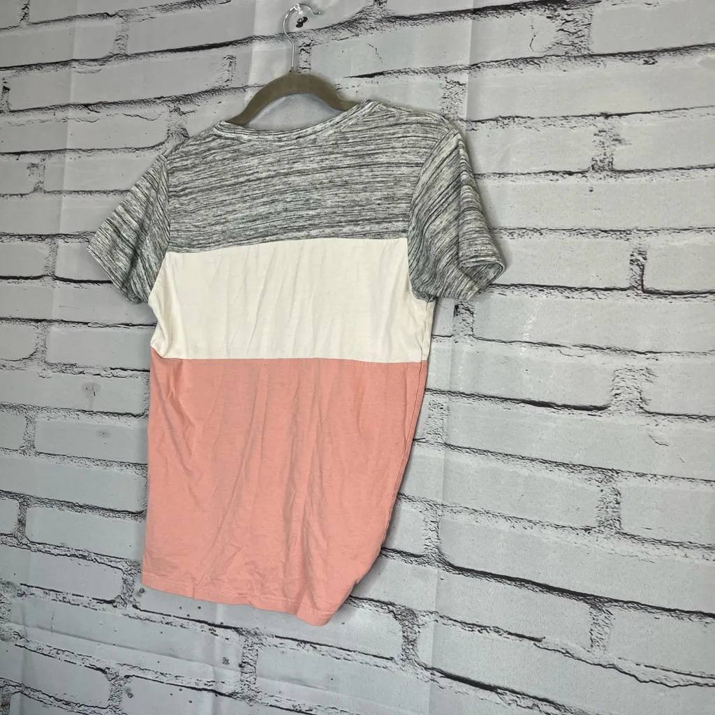 On Fire Colorblock “Love” Tee M Grey Pink White Casual Summer Streetwear Top Y2K - Image 9