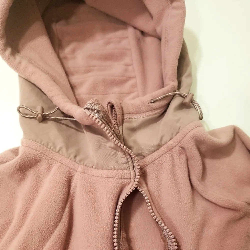 Abercrombie & Fitch Women's Zip-up Hoodie - Image 4