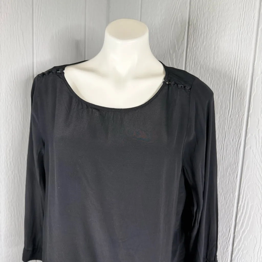 GAP Classic Black Blouse - Image 4