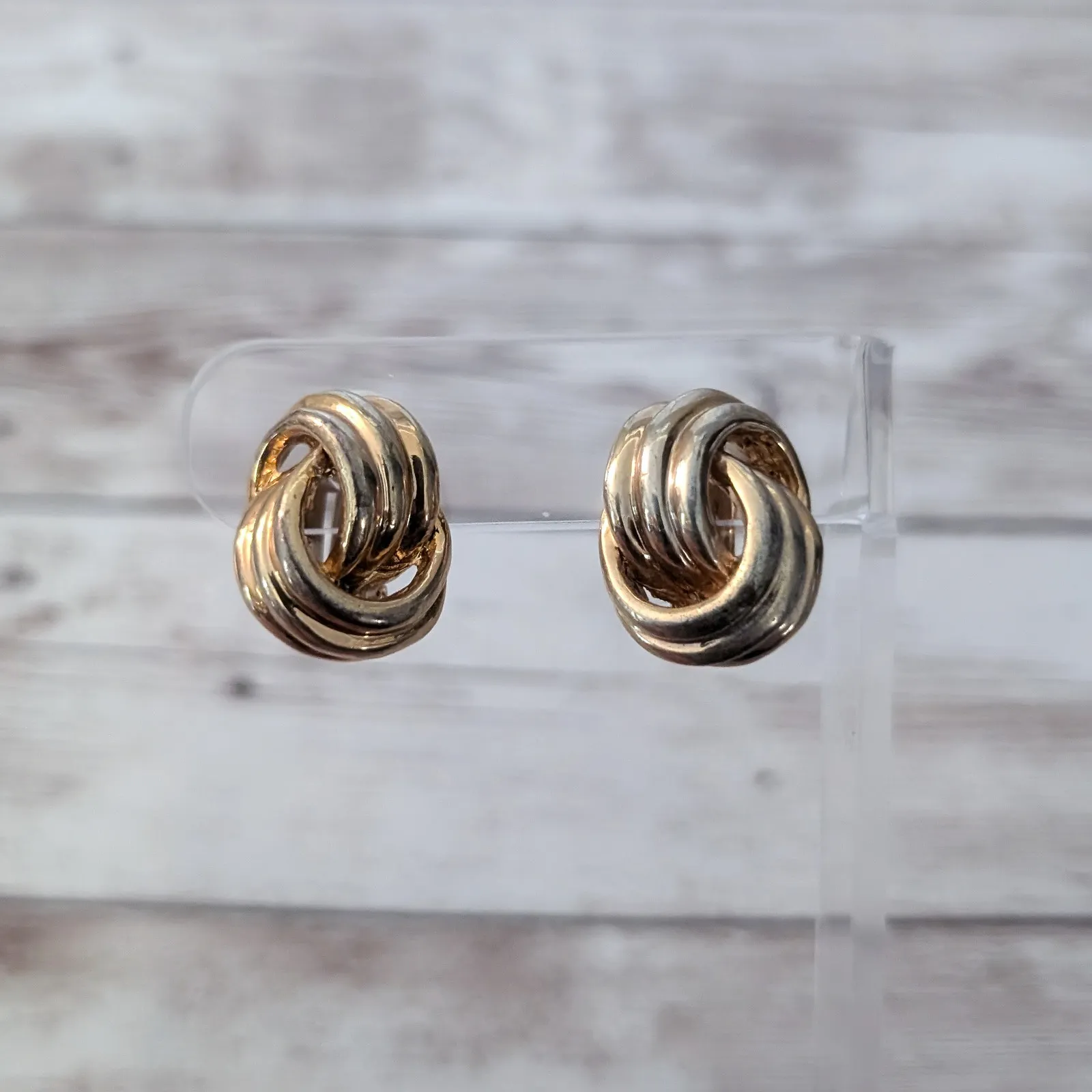 Vintage Clip On Earrings Interlocking Design - Image 6