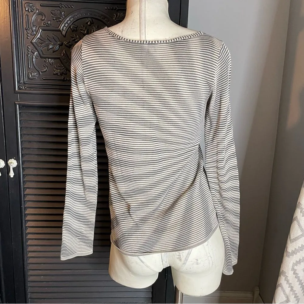 ARMANI‎ COLLEZIONI Irregular Stripe Lightweight Knit Thin Sweater V Neck Top 6 - Image 4