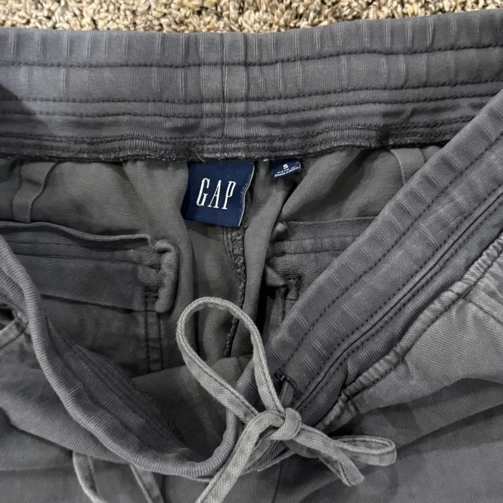GAP Women's Gray Cargo Jogger Pants Elastic Waist Drawstring Size Small - Image 3