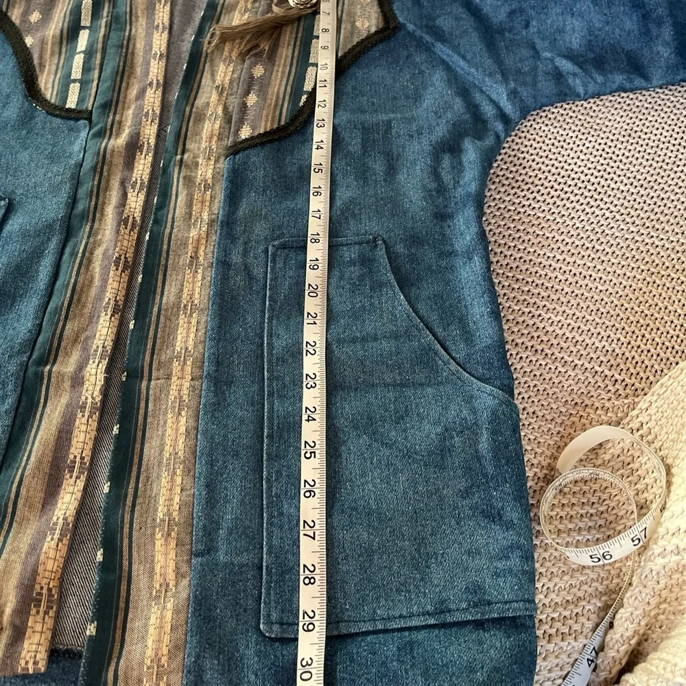 MARY REYNOLDS DESIGN M/L Blue Textured Denim Western Open Duster Tassel Jacket - Image 11